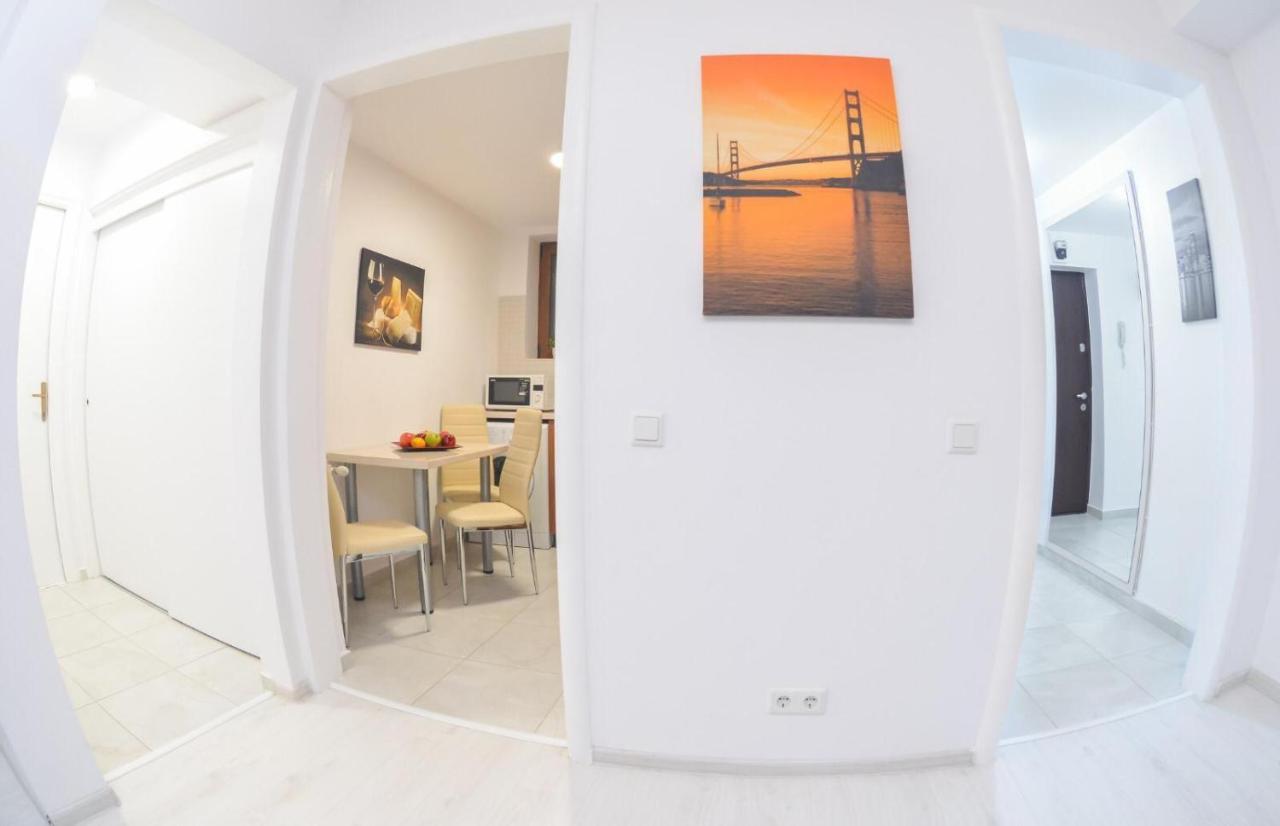 Spacious And Modern Apartment Close To Old City Bukarest Eksteriør billede